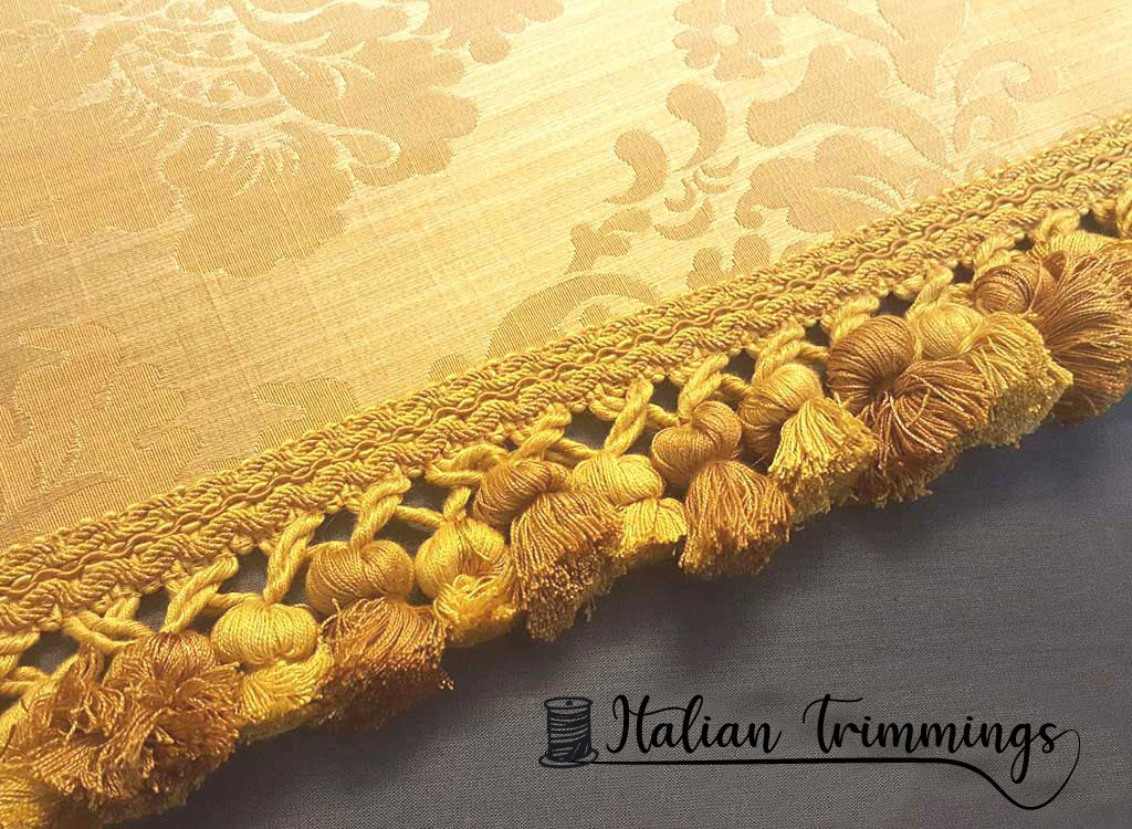 Onion tassel fringe. col. ancient gold. Hand knotted San Leucio. Price per linear meter